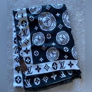 Louis Vuitton cashmere wool scarf